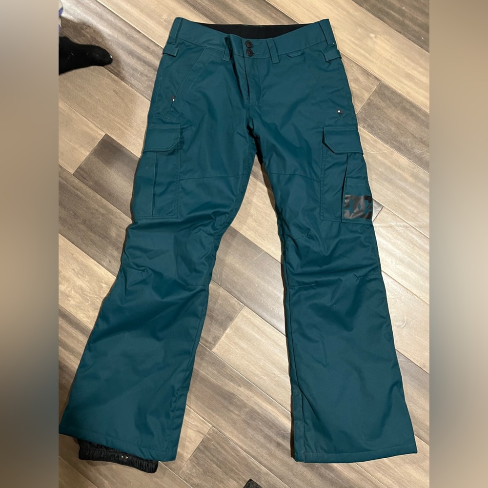 DC Women’s snow pants